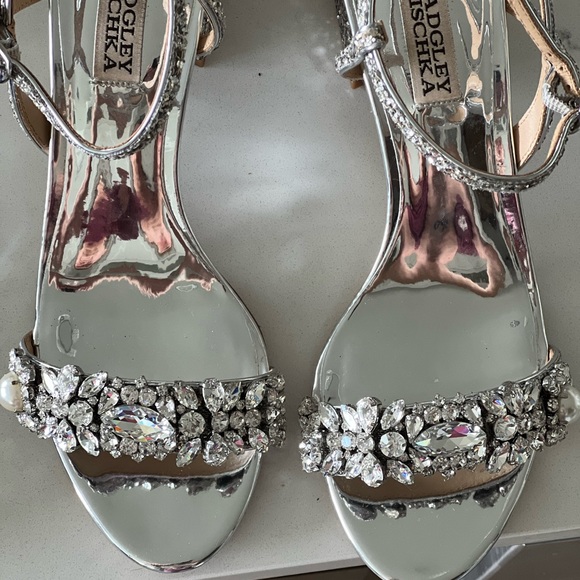 Collection Daniele Block Heel Sandal by BADGLEY MISCHKA - Picture 8 of 9